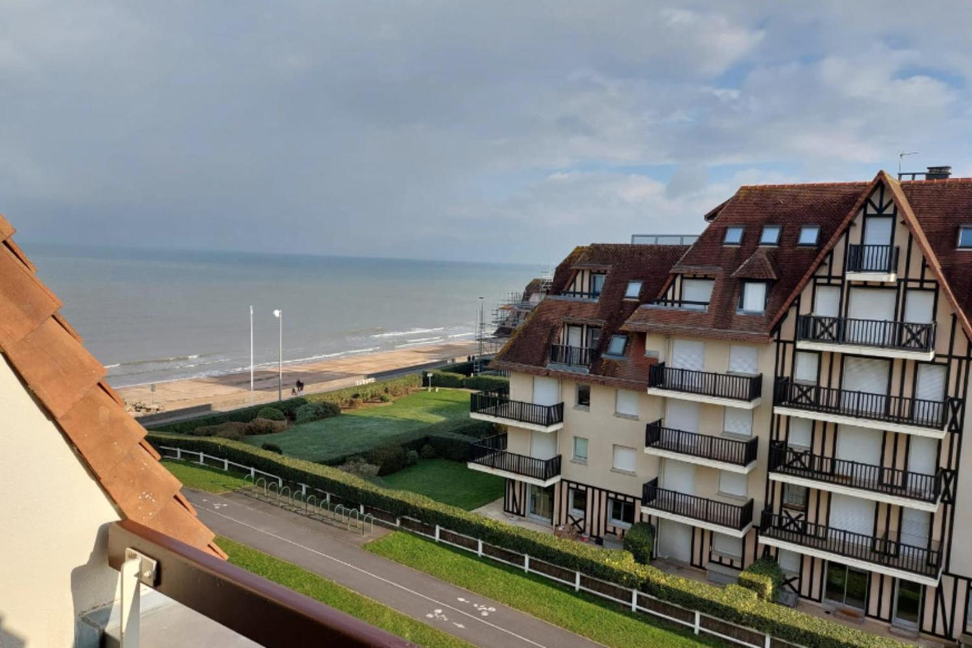 Apartment With Balcony Close To The Beach Cabourg Esterno foto